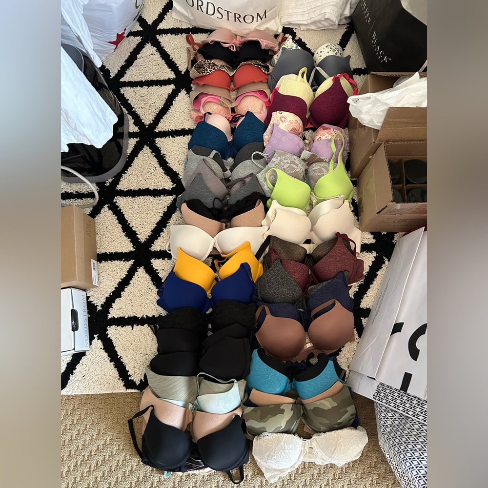 Victoria’s Secret bras an excellent condition size 32B
